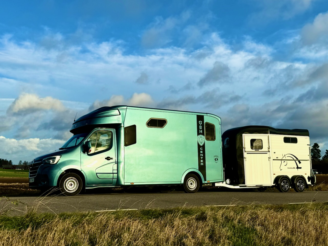 Horse transport in Swedish countryside